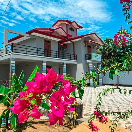 Sunset Chalet Mullaittivu ภายนอก รูปภาพ