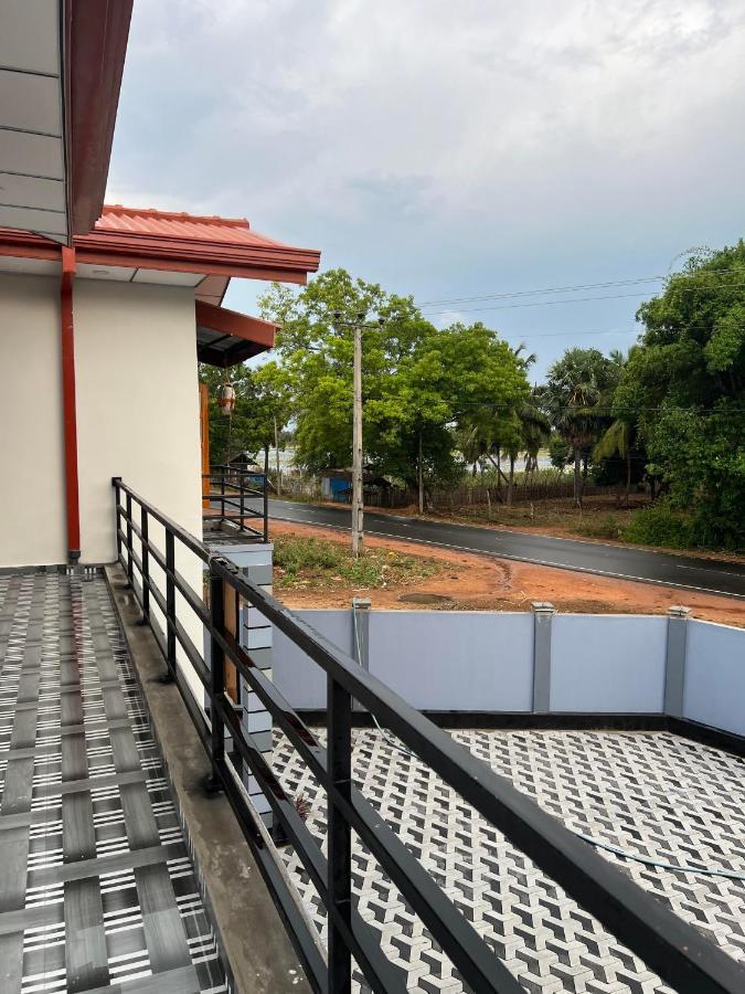 Sunset Chalet Mullaittivu ภายนอก รูปภาพ