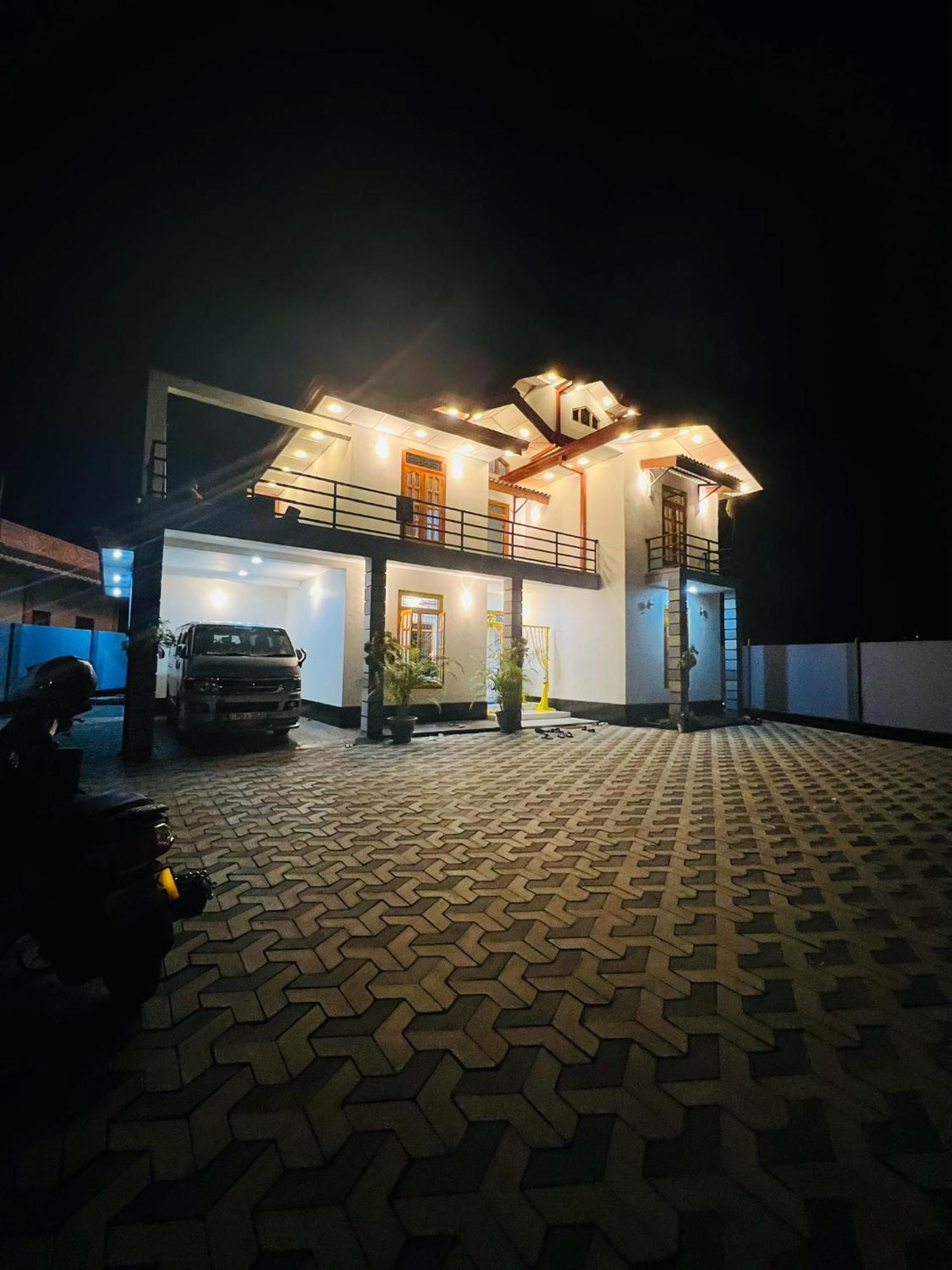 Sunset Chalet Mullaittivu ภายนอก รูปภาพ