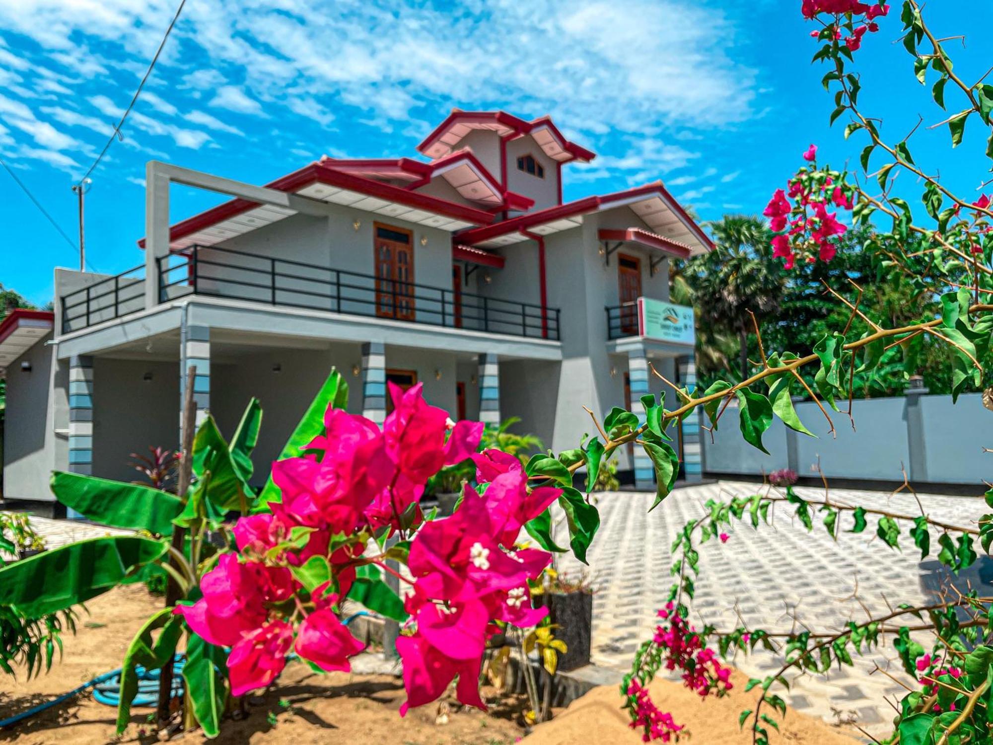 Sunset Chalet Mullaittivu ภายนอก รูปภาพ